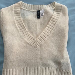 H&M Cropped Sweater